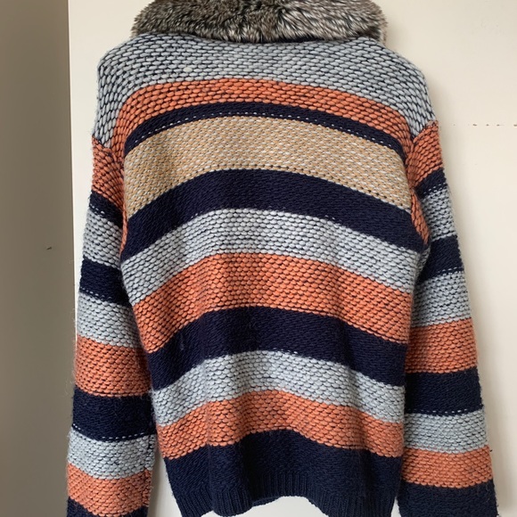 Anthropologie knitted sweater with fur collar - Picture 3 of 7